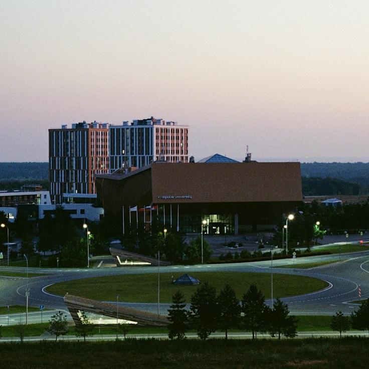 Collaborative mobile app development workflow